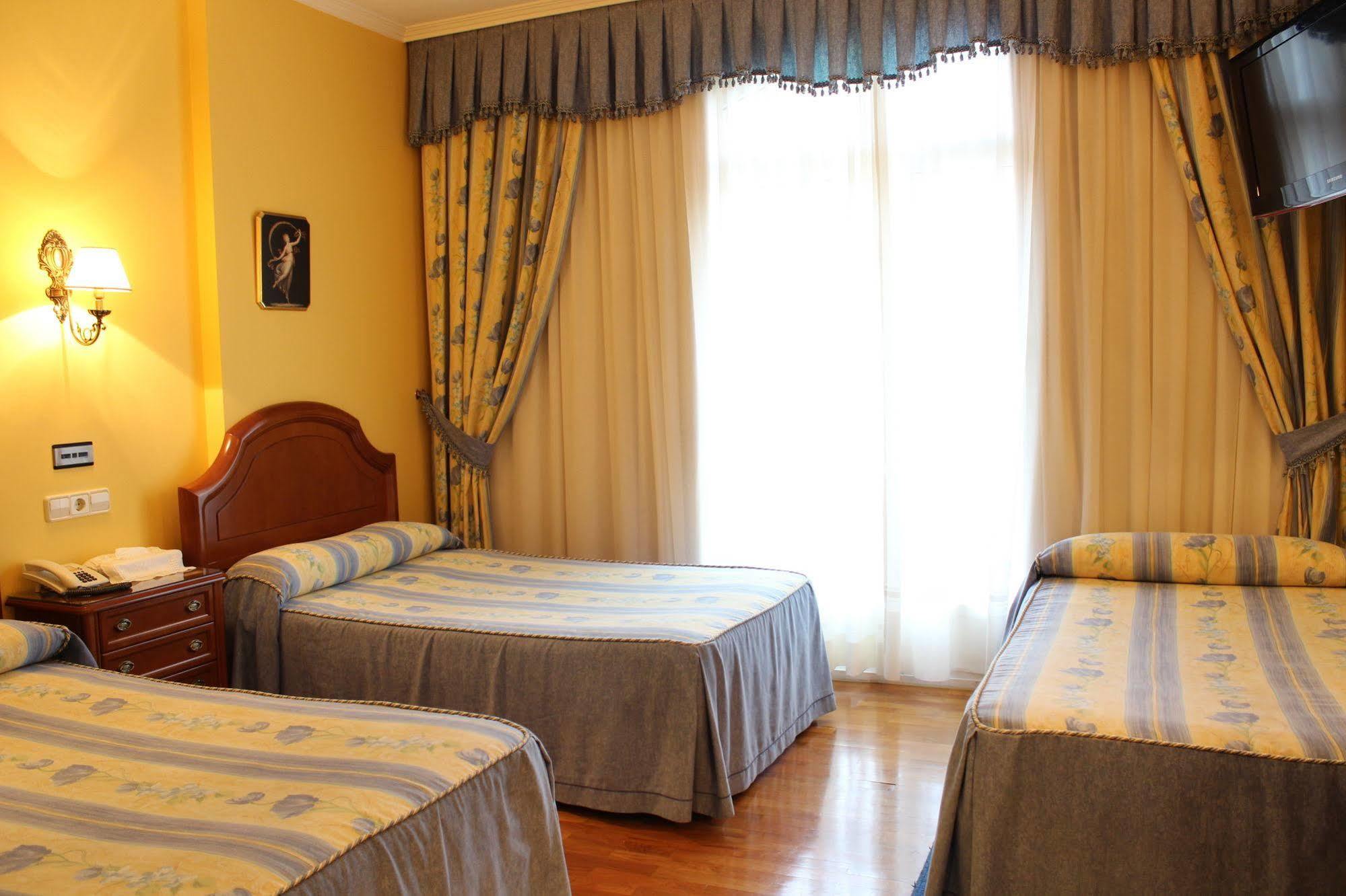 Hotel Playa Compostela Vilagarcia de Arousa Exterior photo