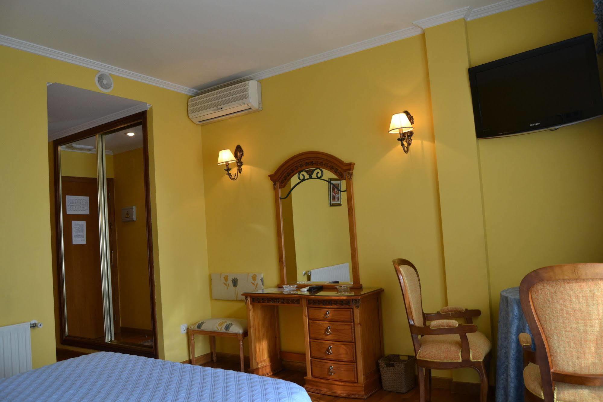 Hotel Playa Compostela Vilagarcia de Arousa Exterior photo